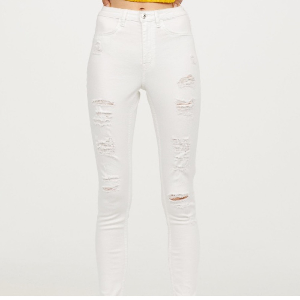 White distressed jeans